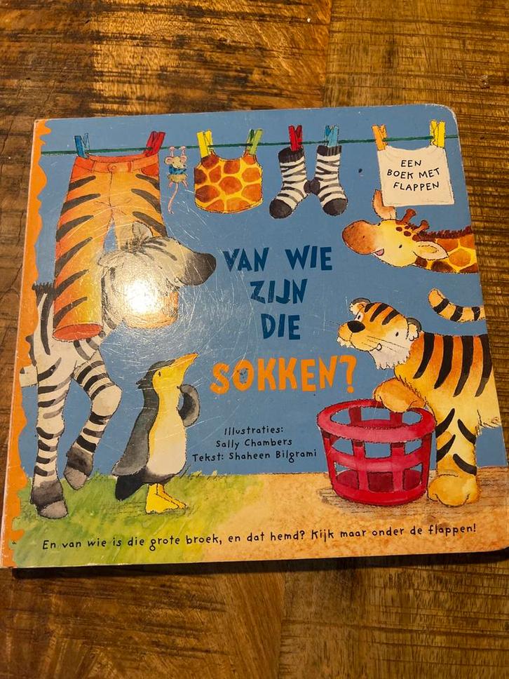 Van Wie Zijn Die Sokken? - Uitklapboek, Boeken, Kinderboeken | Baby's en Peuters, Gelezen, 1 tot 2 jaar, Uitklap-, Voel- of Ontdekboek