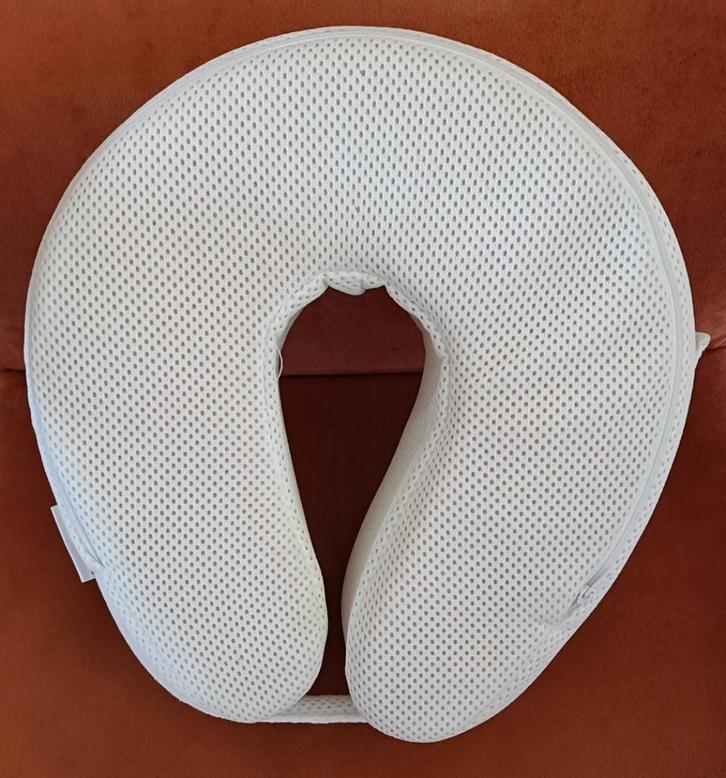 Europedic Memoryfoam nek kussen, Huis en Inrichting, Woonaccessoires | Kussens, Zo goed als nieuw, Wit, Rond, Ophalen of Verzenden