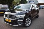 Volkswagen T-ROC 1.5 TSI Sport 150 PK ADAP CRUISE/CARPLAY/CA, Voorwielaandrijving, Stof, 150 pk, Zwart