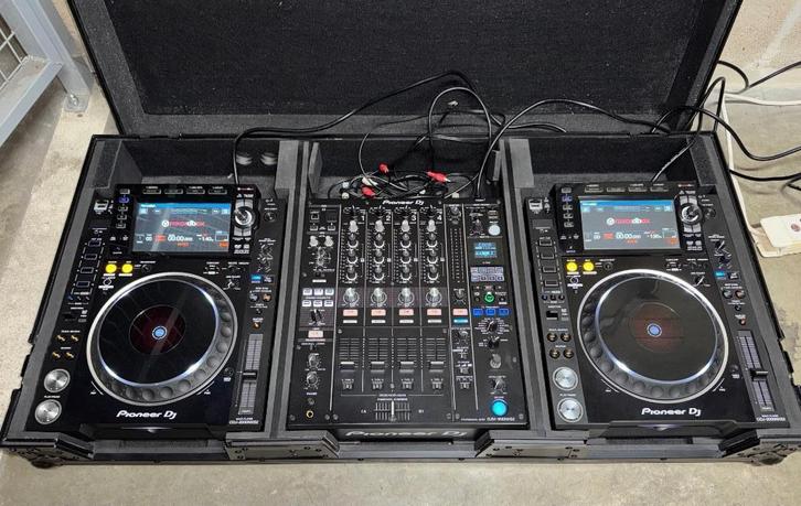 Pioneer CDJ-2000 Nexus 2 + DJM-900 Nexus 2 + flightcase, Muziek en Instrumenten, Dj-sets en Draaitafels, Zo goed als nieuw, Pioneer