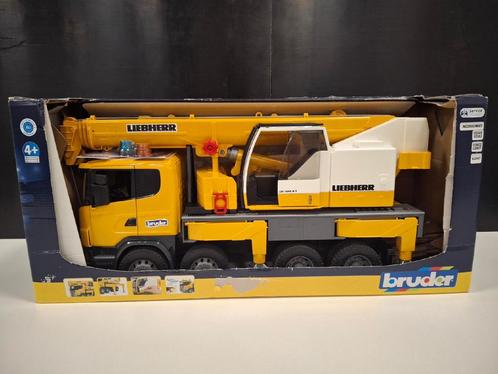 Bruder Scania R-serie met Liebherr telekraan opbouw, Kinderen en Baby's, Speelgoed | Speelgoedvoertuigen, Nieuw, Ophalen of Verzenden