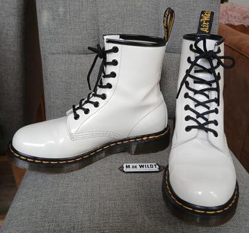Dr. Martens 41 (40,5) - 1460W lakleer wit patent lamper beschikbaar voor biedingen