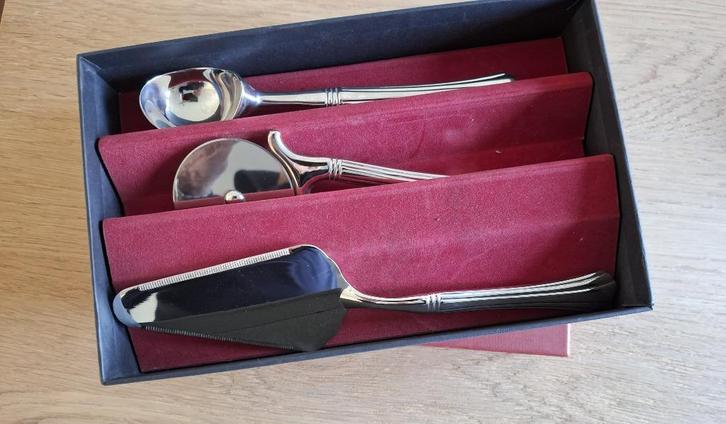 Driedelige verzilverde bestekset in box, Huis en Inrichting, Keuken | Bestek, Zo goed als nieuw, Bestekset, Overige materialen
