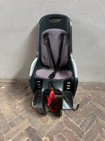 Achterzit fietsstoeltje beschikbaar voor biedingen