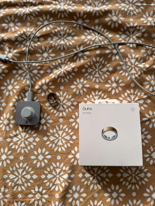 Oura ring gen4 maat 9 gold, Sieraden, Tassen en Uiterlijk, Smartwatches, Zo goed als nieuw, Android, Roze, Verzenden