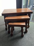 Donker eiken bijzettafeltjes, Huis en Inrichting, Tafels | Bijzettafels, Minder dan 55 cm, Gebruikt, Klassiek, Ophalen of Verzenden