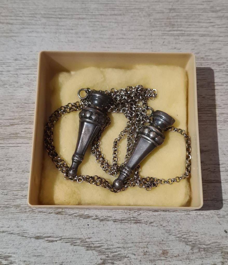 Antieke breinaald dopjes ketting, Ophalen of Verzenden, Zilver, Overige materialen