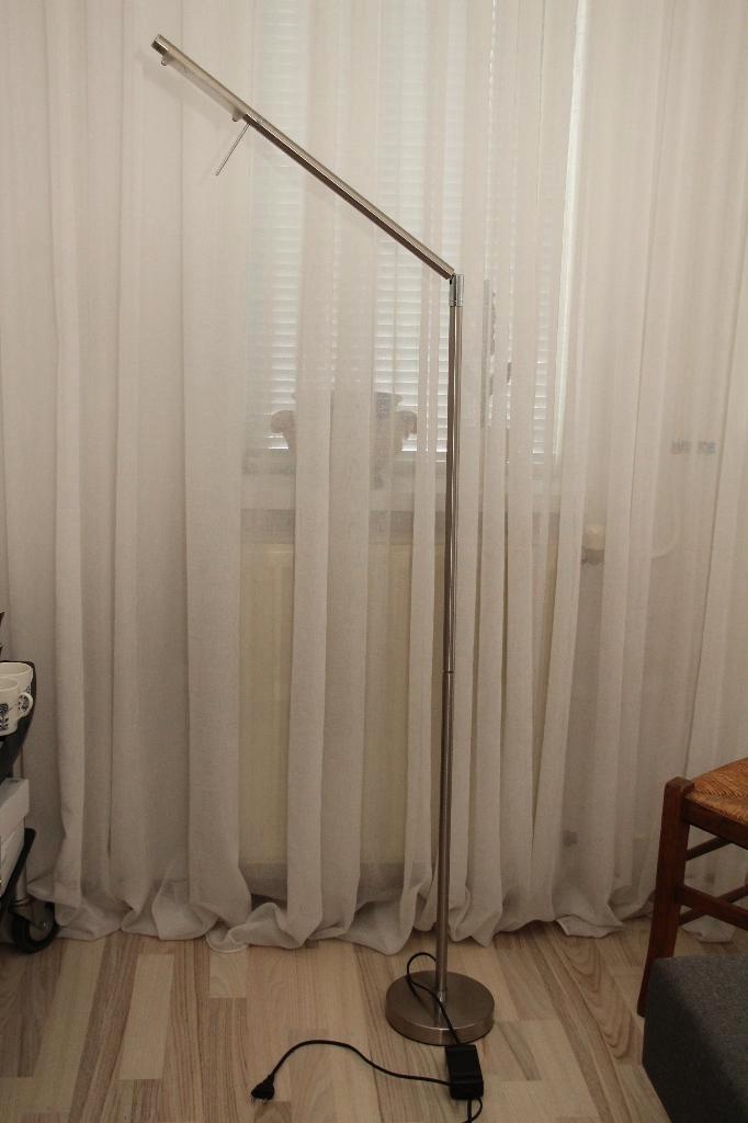 Staande buislamp, Huis en Inrichting, Lampen | Vloerlampen, Zo goed als nieuw, 150 tot 200 cm, Metaal, Ophalen