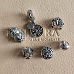 Pandora bedels met 14kt gouden details, Sieraden, Tassen en Uiterlijk, Bedels, Pandora, Ophalen of Verzenden, Zo goed als nieuw