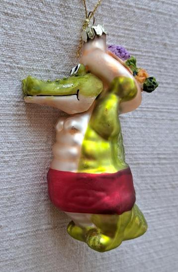 Vintage kerstbal in de vorm van een vrolijke krokodil  beschikbaar voor biedingen