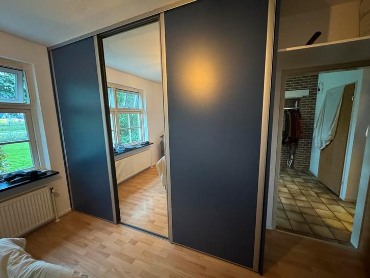 Ruime Kledingkast met Schuifdeuren, Huis en Inrichting, Kasten | Kledingkasten, Zo goed als nieuw, 200 cm of meer, 150 tot 200 cm