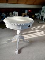 Charmant wit tafeltje, Antiek en Kunst, Ophalen