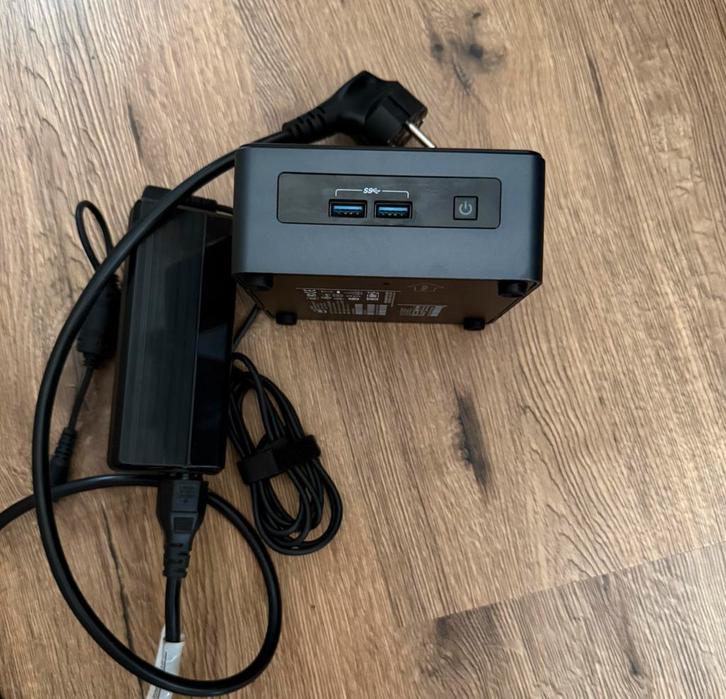 Intel NUC (i3-7100U) - Compacte Homelab Server Basis, Computers en Software, Servers, 2 tot 3 Ghz, Ophalen of Verzenden