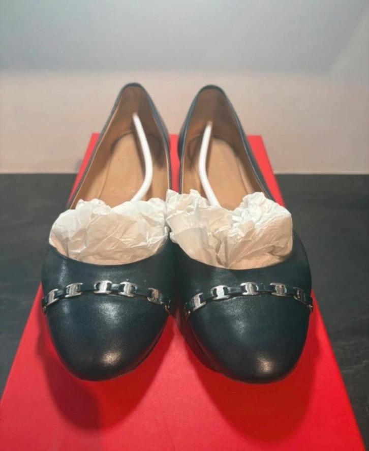 Salvatore Ferragamo Ballerina's Maat 7C, Kleding | Dames, Schoenen, Zo goed als nieuw, Ballerina's, Zwart, Ophalen of Verzenden
