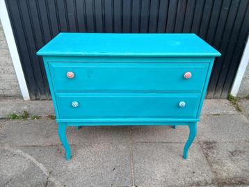 Ladekast of commode beschikbaar voor biedingen