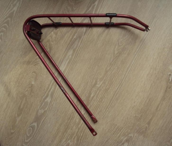 Zgan fiets bagagedrager met reflector dames- of herenfiets, Fietsen en Brommers, Fietsaccessoires | Bagagedragers, Zo goed als nieuw