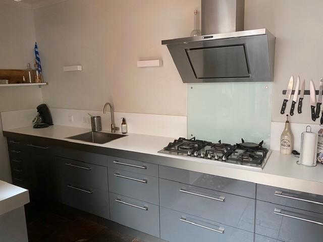 Keuken, Huis en Inrichting, Keuken | Complete keukens, Gebruikt, Enkelwandige keuken, Grijs, Kunststof, Hoogglans of Gelakt, Ophalen