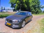 Jaguar XE 2.0D 163pk E-Performance Automaat R-Sport, Auto's, Jaguar, Automaat, Gebruikt, 4 cilinders, Leder en Stof