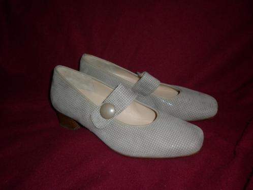 pumps maat 40,5 merk : Hassia , Kleding | Dames, Schoenen, Zo goed als nieuw, Pumps, Grijs, Ophalen of Verzenden