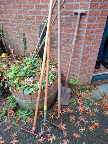 Tuingereedschap Set: Hark, Cultivator, Spade en schoffel beschikbaar voor biedingen