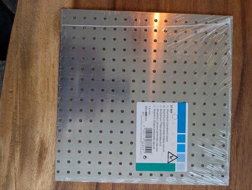 Aluminium Geperforeerde Plaat 250x255mm Nieuw, Doe-het-zelf en Verbouw, Metalen, Nieuw, Aluminium, Ophalen
