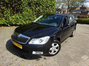 Skoda Octavia Combi 7 PERSONEN, MET JAAR APK! beschikbaar voor biedingen