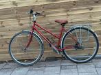 28 inch  red City bike, dual handbrake,7 gears 160 to 185, Fietsen en Brommers, Gebruikt, Versnellingen, Dames, Ophalen