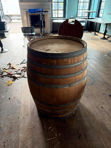 Houten Wijnvat groot - Decoratief of Functioneel beschikbaar voor biedingen
