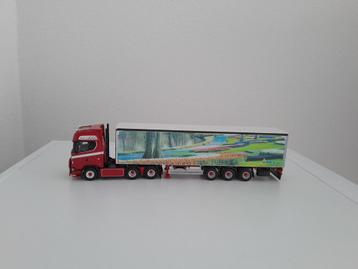 Scania van J.v.d.Kwaak Transport met Tautlinetrailer . beschikbaar voor biedingen