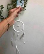 Kleine witte dromenvanger met kralen en veren (nieuw), Ophalen of Verzenden, Zo goed als nieuw