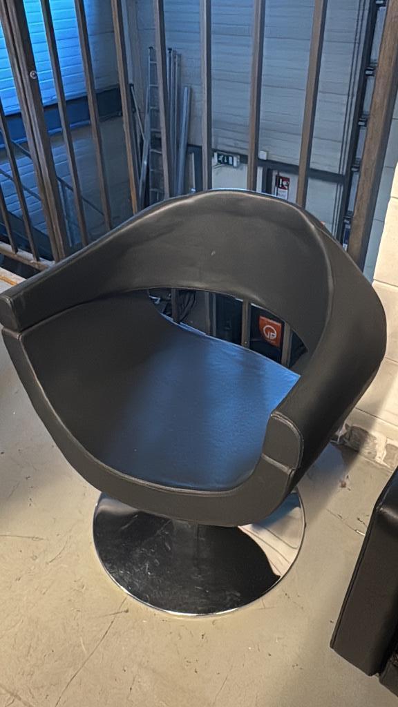 ronde knipstoel damesstoel kapper zwart pomp thuiskapper, Huis en Inrichting, Stoelen, Nieuw, Eén, Kunststof, Leer, Metaal, Zwart