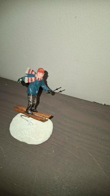 Luville schneewald figuur voor kerstdorp beschikbaar voor biedingen