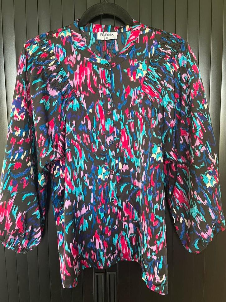 Stijlvolle voorjaars blouse Fluresk 38, Kleding | Dames, Blouses en Tunieken, Zo goed als nieuw, Maat 38/40 (M), Verzenden