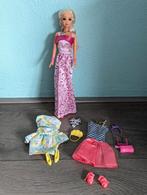 Barbie met extra kleding setjes, Ophalen of Verzenden, Zo goed als nieuw, Barbie