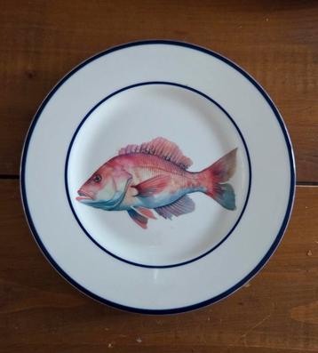 Vintage Bord met rode Snapper beschikbaar voor biedingen