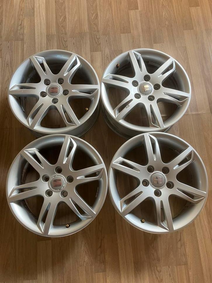 Goede en originele Seat Leon lichtmetalen sportvelgenset!, Auto diversen, Auto-accessoires, Gebruikt, Ophalen