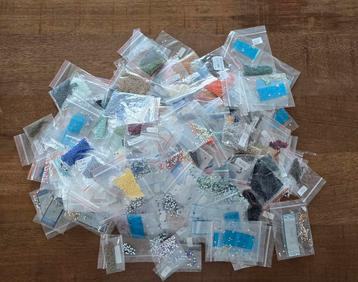 Diamond painting steentjes en toebehoren  beschikbaar voor biedingen