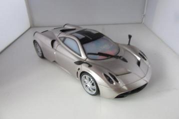 Pagani Huayra 1;18 beschikbaar voor biedingen