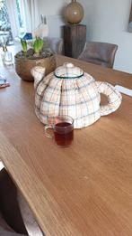Unieke vintage theemuts in vorm van theepot, Ophalen of Verzenden, Zo goed als nieuw