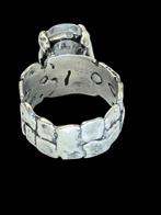 Modernistische Design Ring facetgeslepen Kristal steen, 18 tot 19, Verzenden, ., Zo goed als nieuw