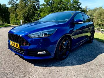 Ford Focus 2.0 ST  252 pk 5DRS Performance nwe type
