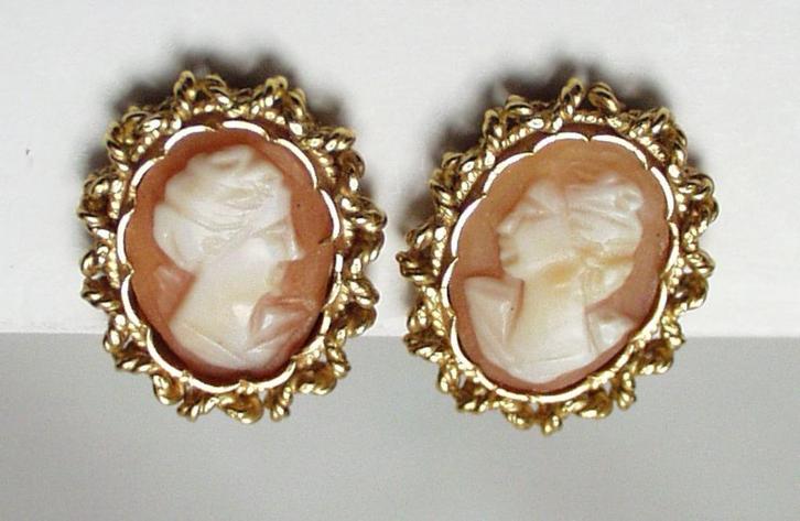 Oorclipsen goud vintage cameo camee., Sieraden, Tassen en Uiterlijk, Antieke sieraden, Oorbellen, Goud, Ophalen of Verzenden