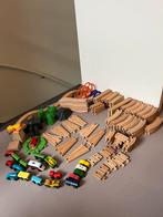 Grote houten treinbaan, Kinderen en Baby's, Speelgoed | Houten speelgoed, Overige typen, Zo goed als nieuw, Ophalen