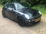 Mini 1.6 16V Cooper S Cabrio 2008 Zwart APK-12/2025 !!, Auto's, Mini, Voorwielaandrijving, 65 €/maand, Zwart, 4 cilinders