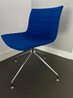 Arper 2x | Catifa | Vergaderstoel | Bureaustoel | Draaistoel, Huis en Inrichting, Ophalen, Twee, Blauw, Zo goed als nieuw