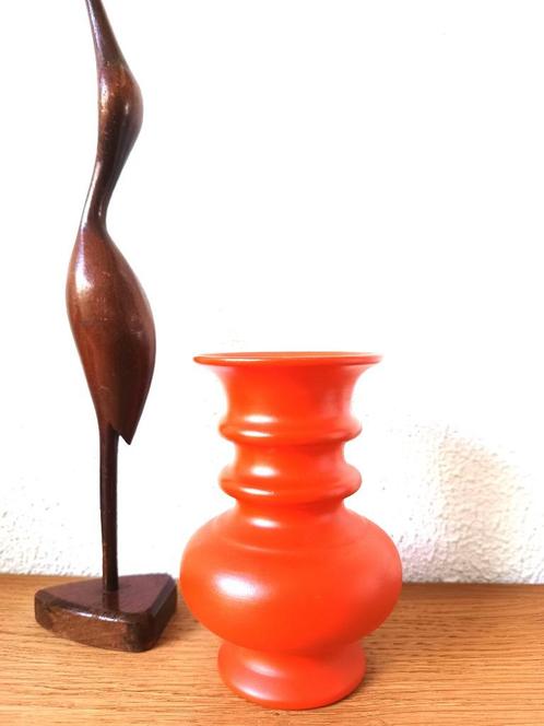 Oranje vaasje - vintage keramiek/aardewerk vaas - jaren 60, Huis en Inrichting, Woonaccessoires | Vazen, Gebruikt, Oranje, Minder dan 50 cm