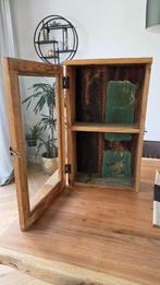 Muur kastje / vitrine hout met glazen deurtje, Minder dan 50 cm, Glas, Met hangruimte, Ophalen of Verzenden