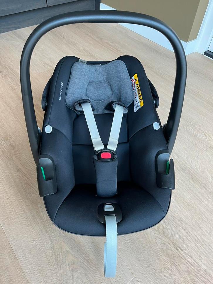 Maxi Cosi Pebble 360 - essential black, Kinderen en Baby's, Autostoeltjes, Zo goed als nieuw, Maxi-Cosi, 0 t/m 13 kg, Isofix, Ophalen