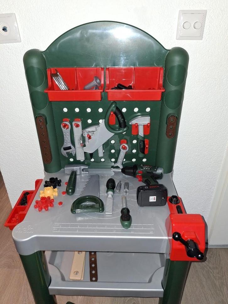 Bosch Werkbank met Accessoires en toolbox met boormachine, Kinderen en Baby's, Speelgoed | Speeltafels, Gebruikt, Ophalen