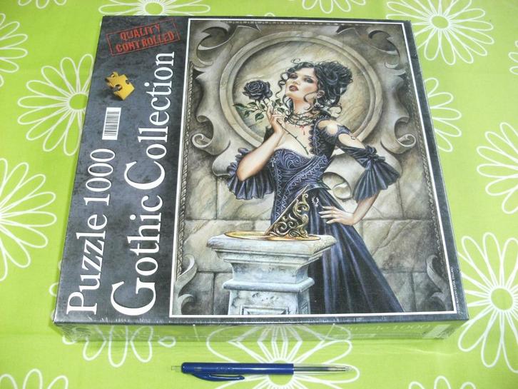 Nieuw in seal: Gothic Collection puzzel - Black Rose-1000 st, Hobby en Vrije tijd, Denksport en Puzzels, Nieuw, Legpuzzel, 500 t/m 1500 stukjes
